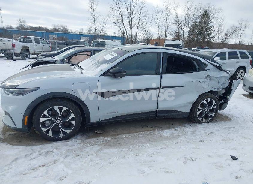 Photo 14 of 2022 Ford Mustang MACH-E PREMIUM (VIN 3FMTK3SS2NMA24646)