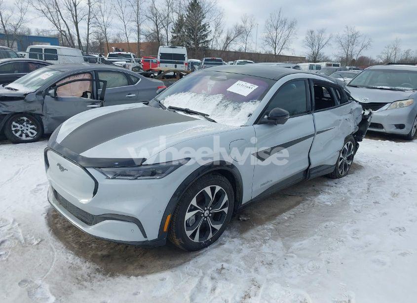 Photo 2 of 2022 Ford Mustang MACH-E PREMIUM (VIN 3FMTK3SS2NMA24646)