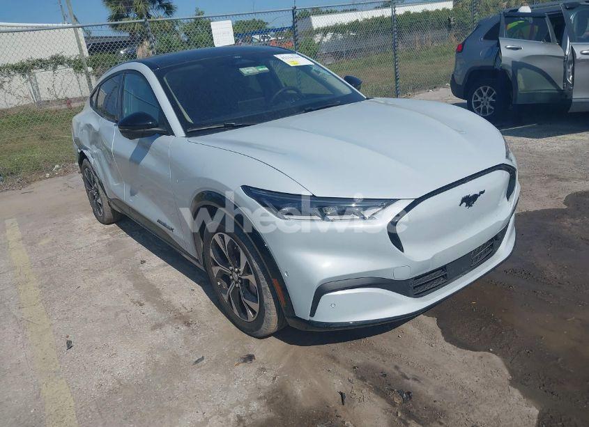 2023 Ford Mustang MACH-E PREMIUM (VIN 3FMTK3SU2PMB05408) main photo
