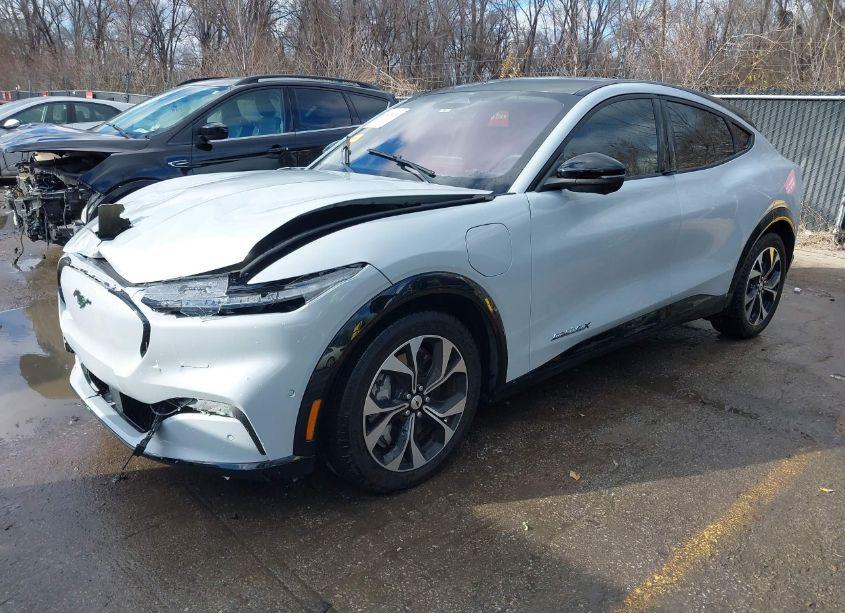 Photo 2 of 2022 Ford Mustang MACH-E PREMIUM (VIN 3FMTK3SU7NMA58406)