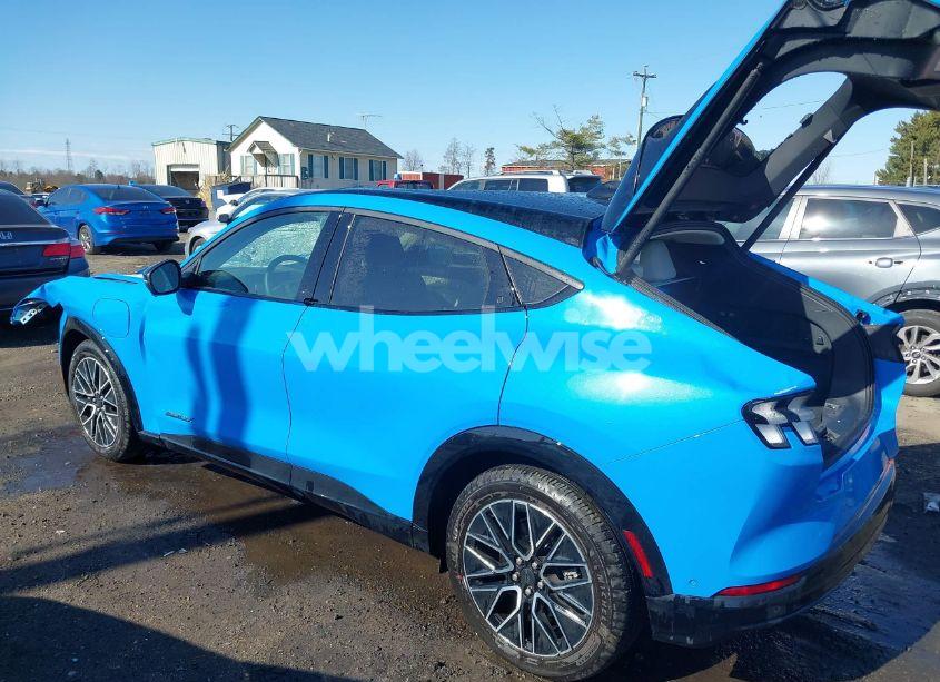 Photo 3 of 2024 Ford Mustang MACH-E PREMIUM (VIN 3FMTK3SU9RMA36963)