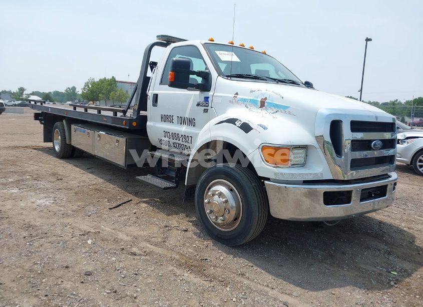 2013 Ford F-650 GAS XL/XLT (VIN 3FRNF6HP2DV784335) main photo