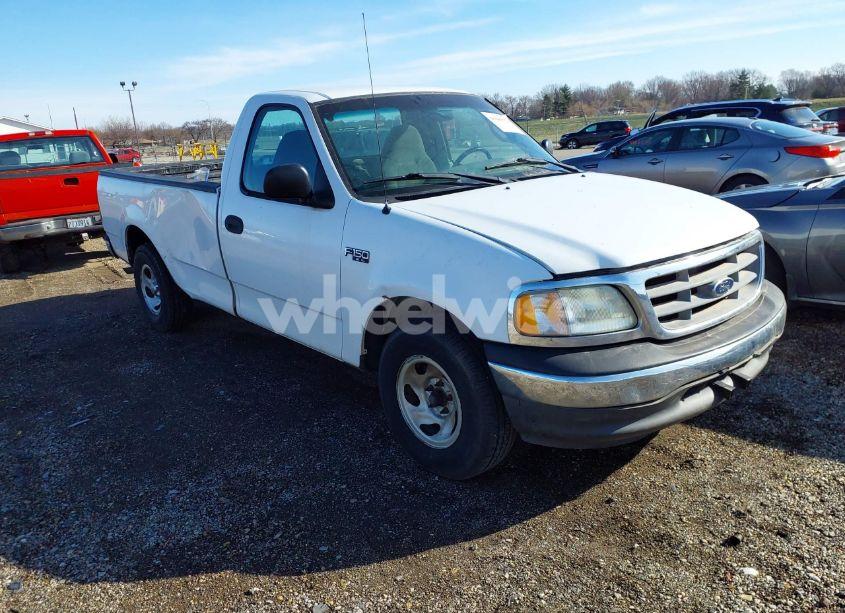 2002 Ford F-150 XL/XLT (VIN 3FTRF17232MA23677) main photo