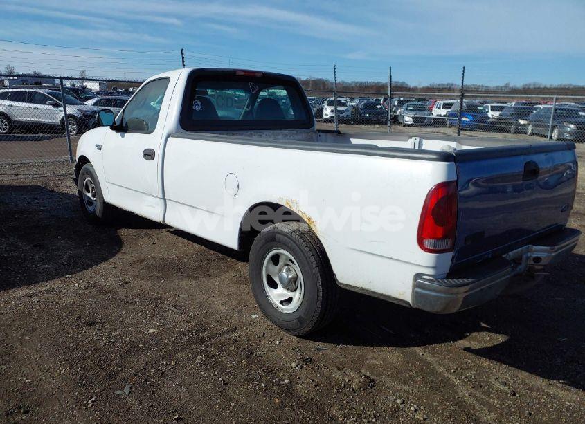 Photo 3 of 2002 Ford F-150 XL/XLT (VIN 3FTRF17232MA23677)