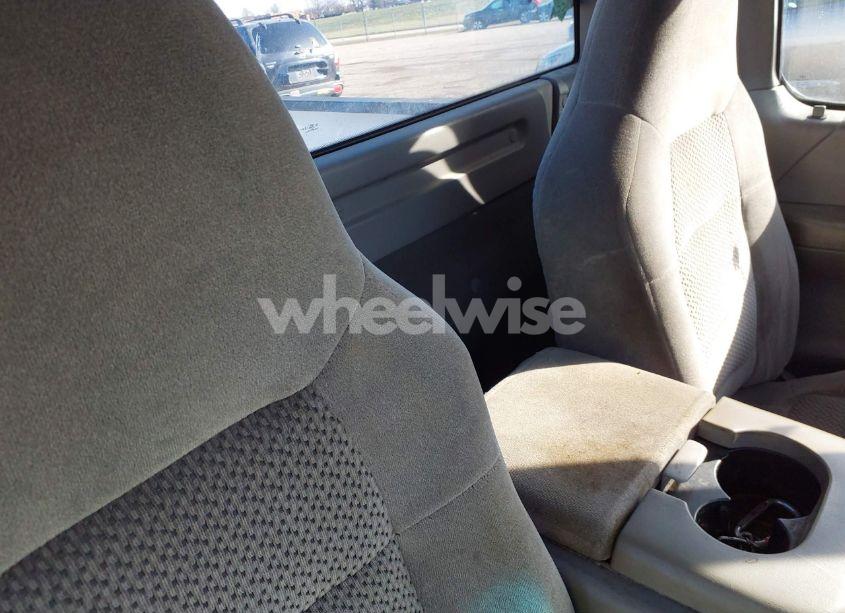 Photo 8 of 2002 Ford F-150 XL/XLT (VIN 3FTRF17232MA23677)