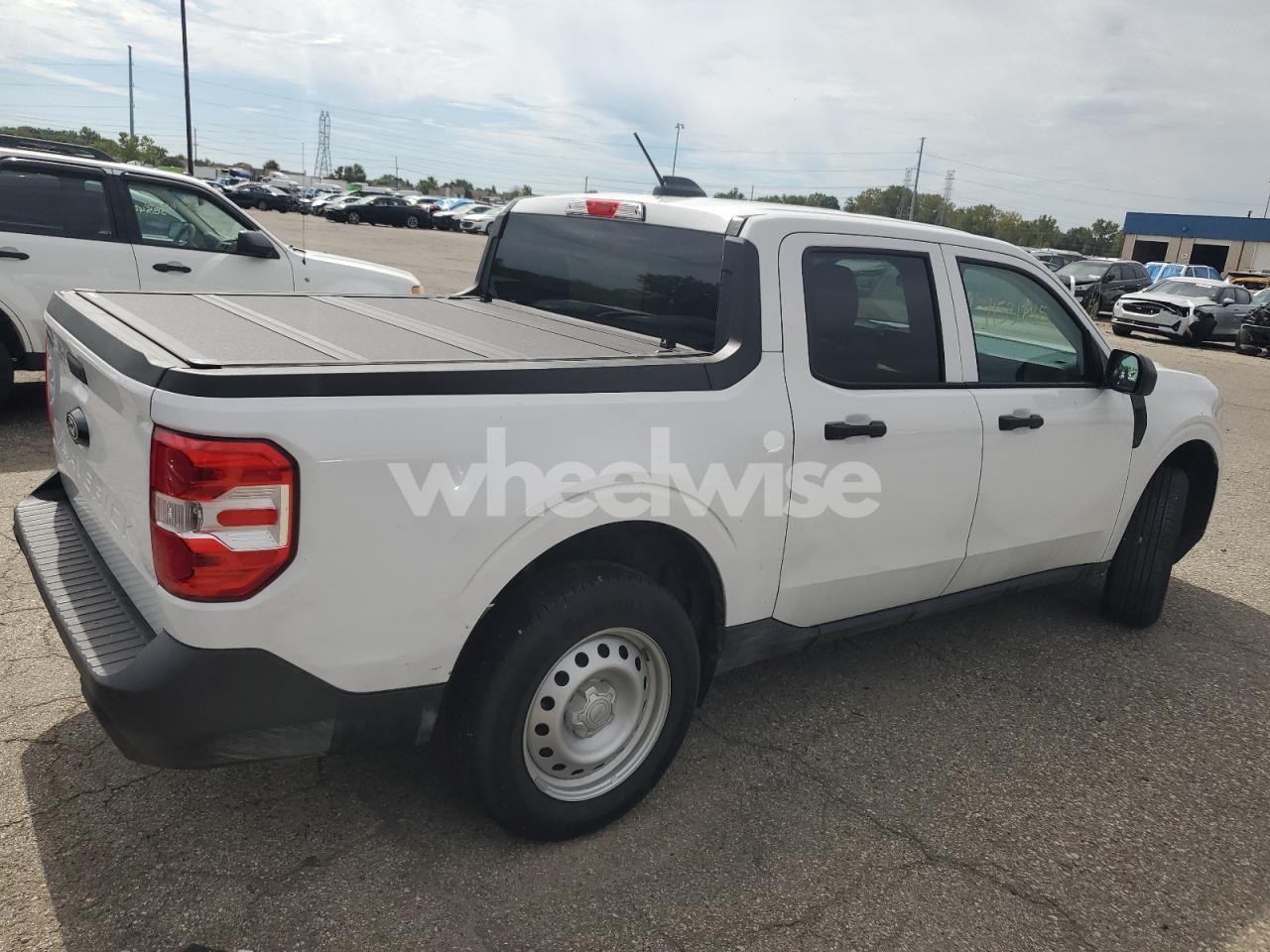 Photo 3 of 2025 FORD MAVERICK XL (VIN 3FTTW8A32SRA01124)