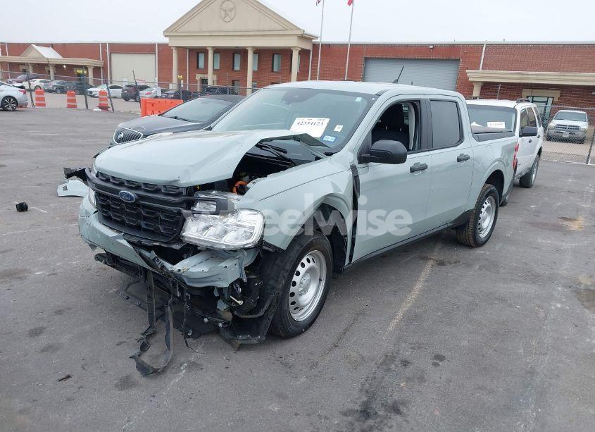 Photo 2 of 2024 Ford Maverick XL (VIN 3FTTW8A33RRA94567)