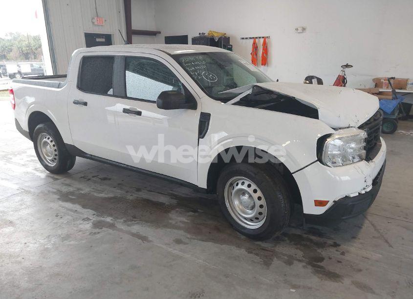 2024 Ford Maverick XL (VIN 3FTTW8A39RRA92354) main photo