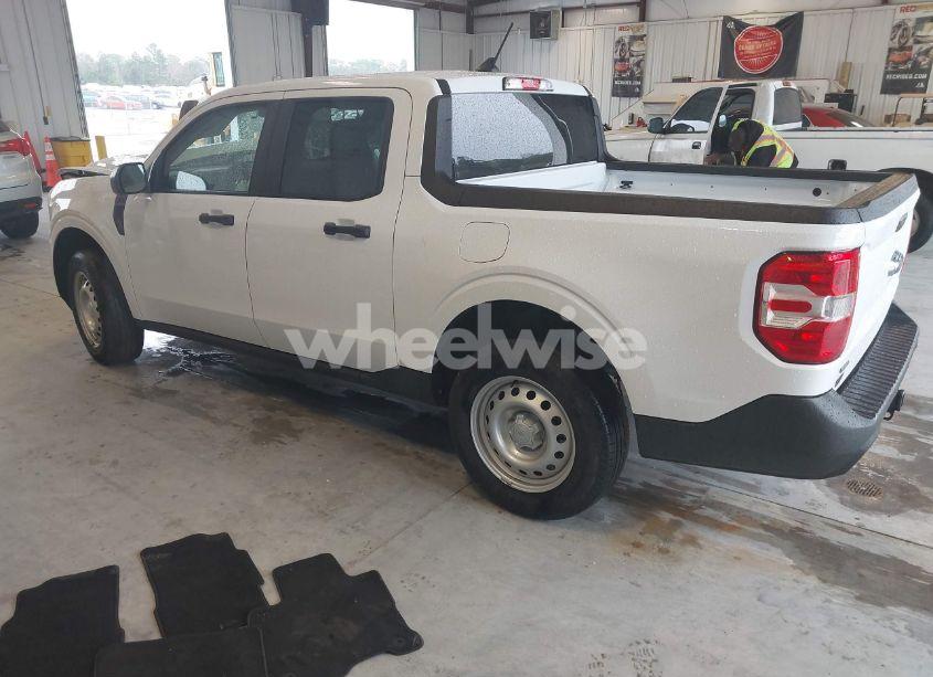Photo 3 of 2024 Ford Maverick XL (VIN 3FTTW8A39RRA92354)
