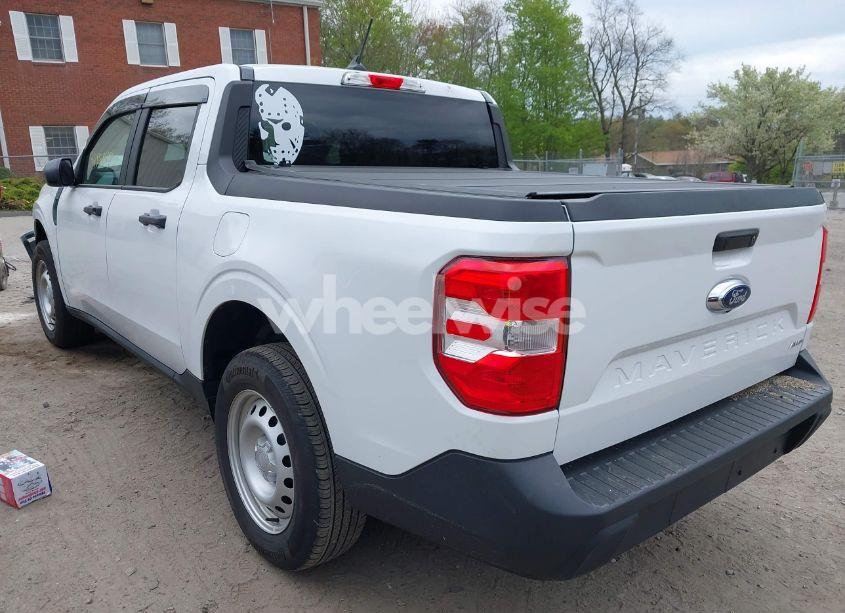 Photo 3 of 2024 Ford Maverick XL (VIN 3FTTW8B92RRA64320)