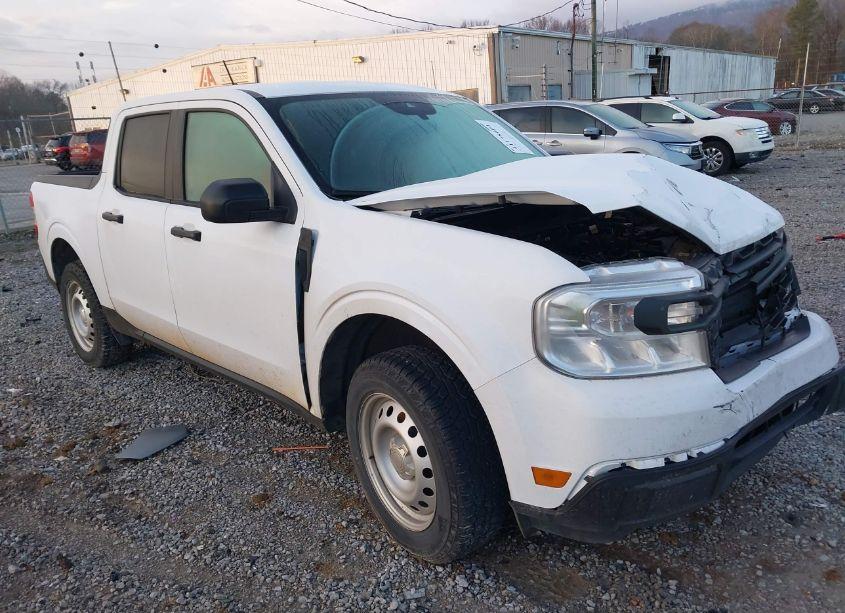 2024 Ford Maverick XL (VIN 3FTTW8B93RRA30029) main photo