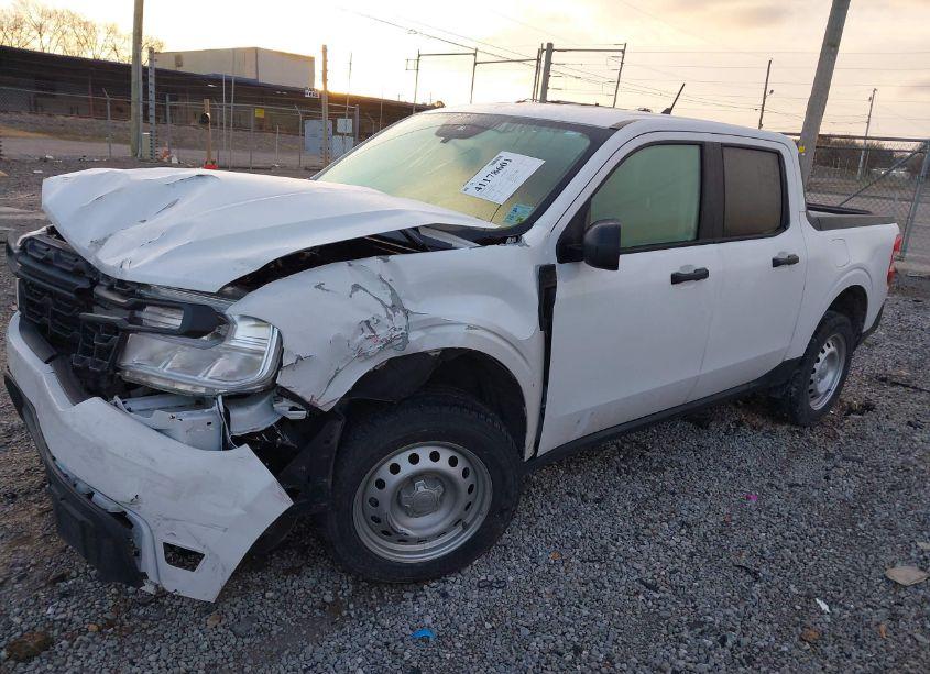 Photo 2 of 2024 Ford Maverick XL (VIN 3FTTW8B93RRA30029)