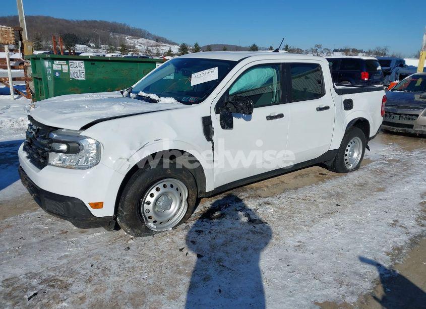 Photo 2 of 2024 Ford Maverick XL (VIN 3FTTW8B95RRA77093)