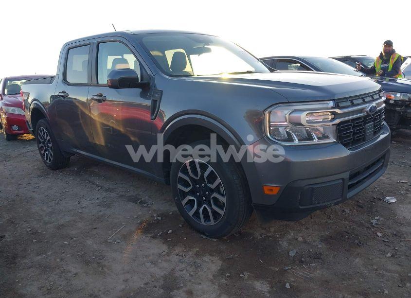 2022 Ford Maverick LARIAT (VIN 3FTTW8E30NRA47453) main photo