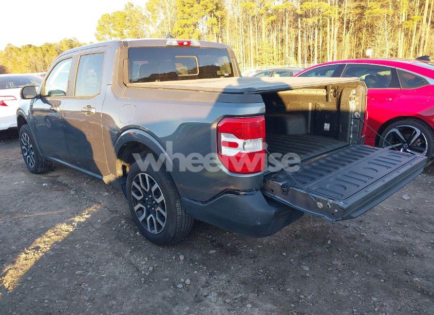 Photo 3 of 2022 Ford Maverick LARIAT (VIN 3FTTW8E30NRA47453)