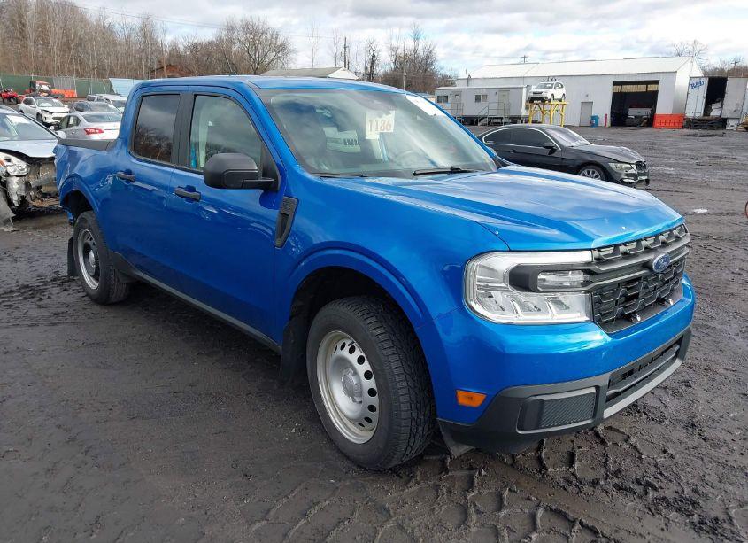 2022 Ford Maverick XL (VIN 3FTTW8E30NRA57318) main photo