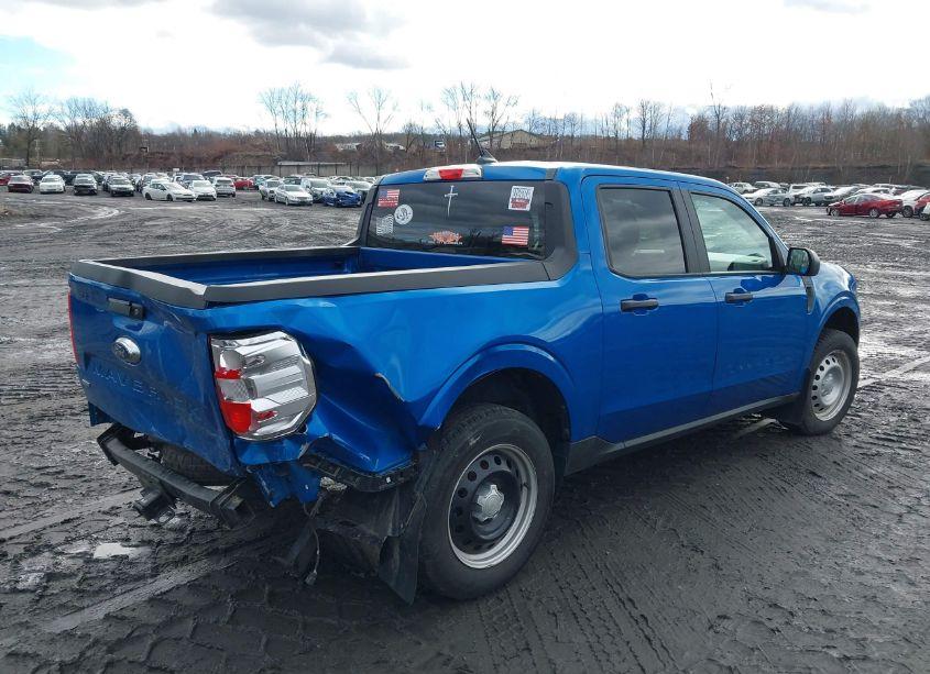 Photo 4 of 2022 Ford Maverick XL (VIN 3FTTW8E30NRA57318)