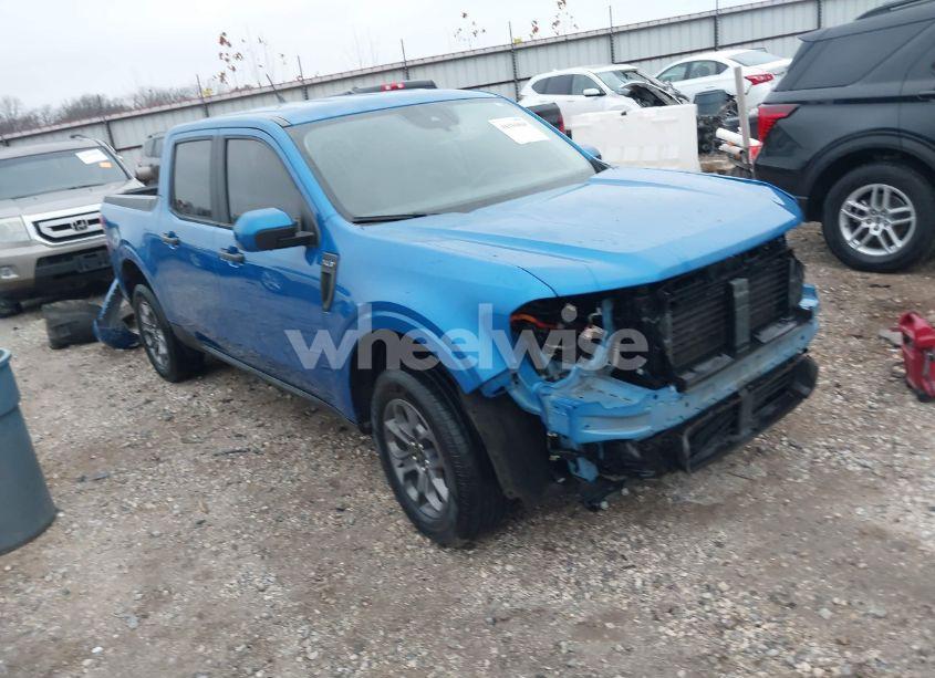 2022 Ford Maverick XLT (VIN 3FTTW8E32NRA37135) main photo
