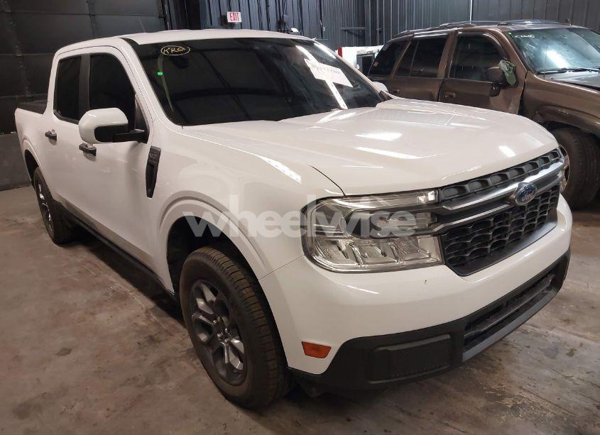 2022 Ford Maverick XLT (VIN 3FTTW8E32NRA79563) main photo