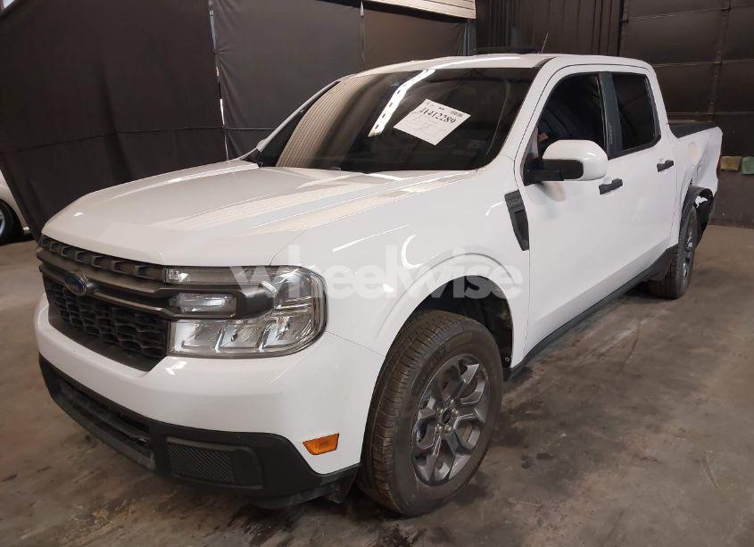 Photo 2 of 2022 Ford Maverick XLT (VIN 3FTTW8E32NRA79563)