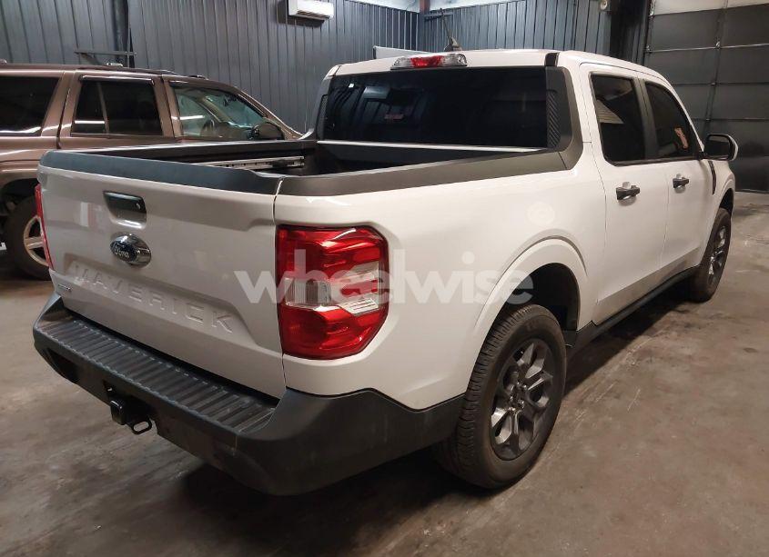 Photo 4 of 2022 Ford Maverick XLT (VIN 3FTTW8E32NRA79563)
