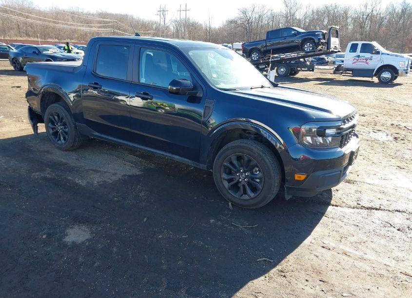 2023 Ford Maverick XLT (VIN 3FTTW8E32PRA86192) main photo