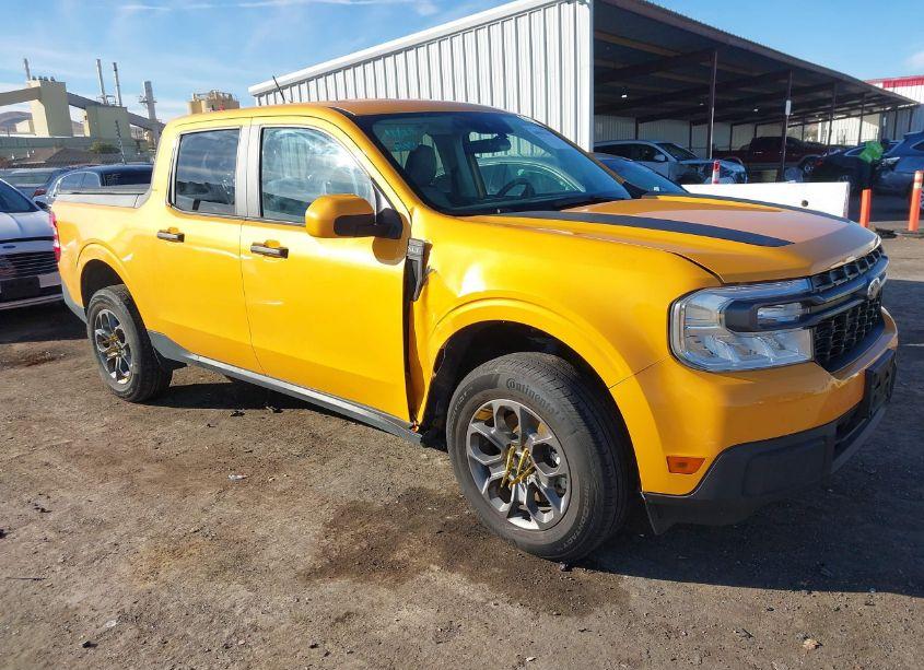 2022 Ford Maverick XLT (VIN 3FTTW8E34NRA42269) main photo