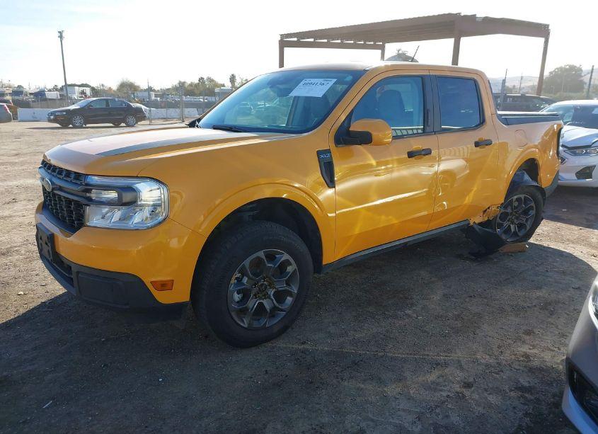 Photo 2 of 2022 Ford Maverick XLT (VIN 3FTTW8E34NRA42269)