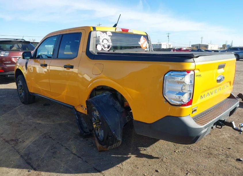 Photo 3 of 2022 Ford Maverick XLT (VIN 3FTTW8E34NRA42269)