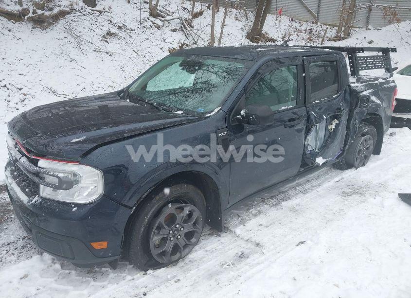 Photo 2 of 2022 Ford Maverick XLT (VIN 3FTTW8E34NRA74042)