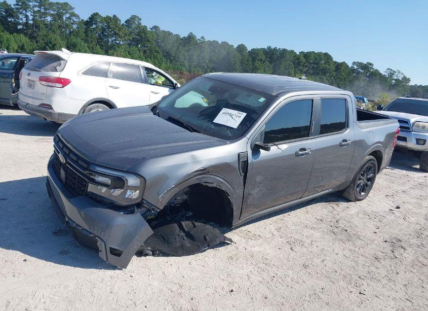 Photo 2 of 2023 Ford Maverick LARIAT (VIN 3FTTW8E35PRA88180)