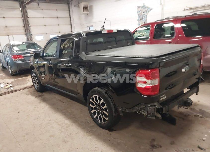 Photo 3 of 2022 Ford Maverick LARIAT (VIN 3FTTW8E36NRA91182)