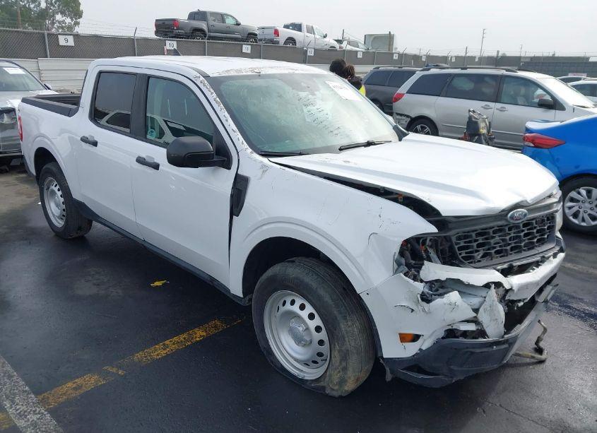 2022 Ford Maverick XL (VIN 3FTTW8E37NRA73791) main photo