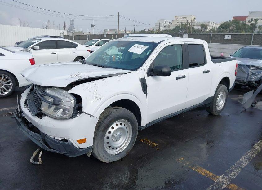 Photo 2 of 2022 Ford Maverick XL (VIN 3FTTW8E37NRA73791)