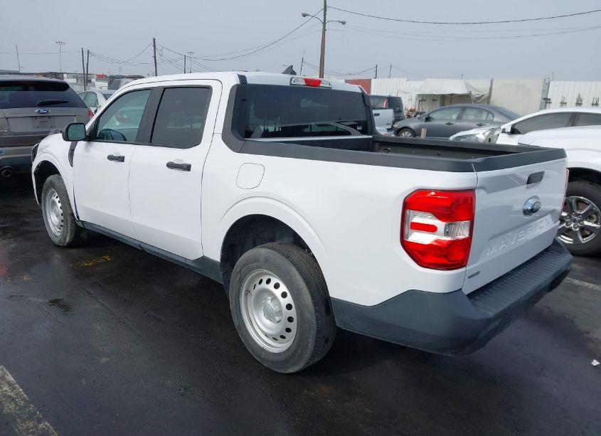Photo 3 of 2022 Ford Maverick XL (VIN 3FTTW8E37NRA73791)
