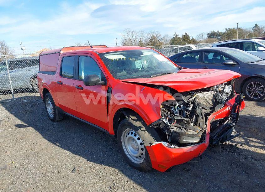 2022 Ford Maverick XL (VIN 3FTTW8E38NRA32411) main photo