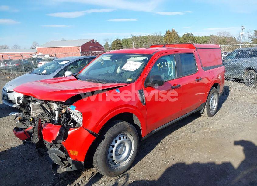 Photo 2 of 2022 Ford Maverick XL (VIN 3FTTW8E38NRA32411)