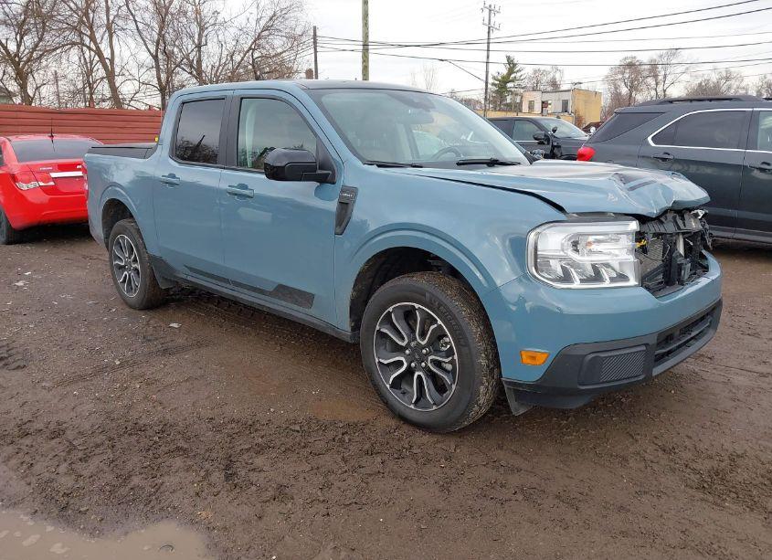 2022 Ford Maverick LARIAT (VIN 3FTTW8E38NRA79499) main photo