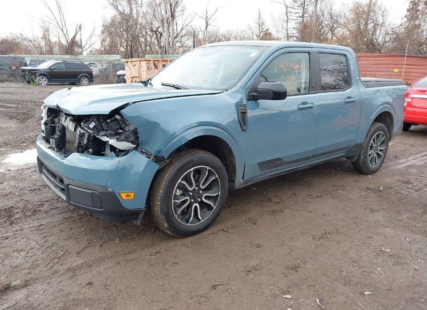 Photo 2 of 2022 Ford Maverick LARIAT (VIN 3FTTW8E38NRA79499)