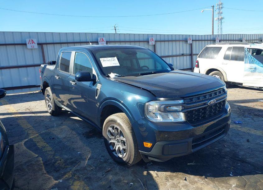 2023 Ford Maverick XLT (VIN 3FTTW8E38PRA10525) main photo