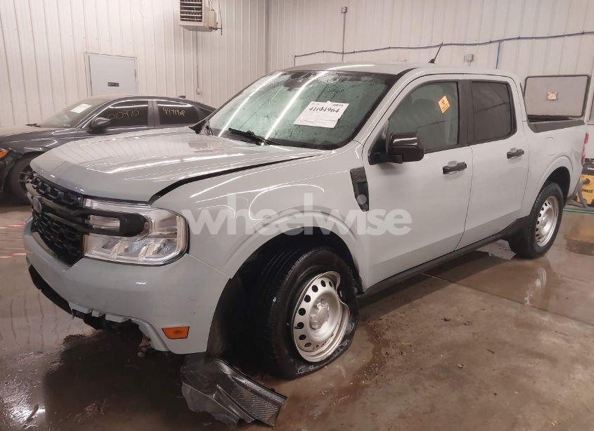 Photo 2 of 2022 Ford Maverick XL (VIN 3FTTW8E3XNRA39117)