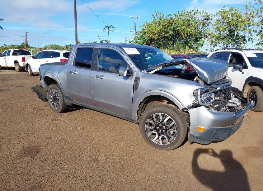 2022 Ford Maverick LARIAT (VIN 3FTTW8E3XNRA67032) main photo