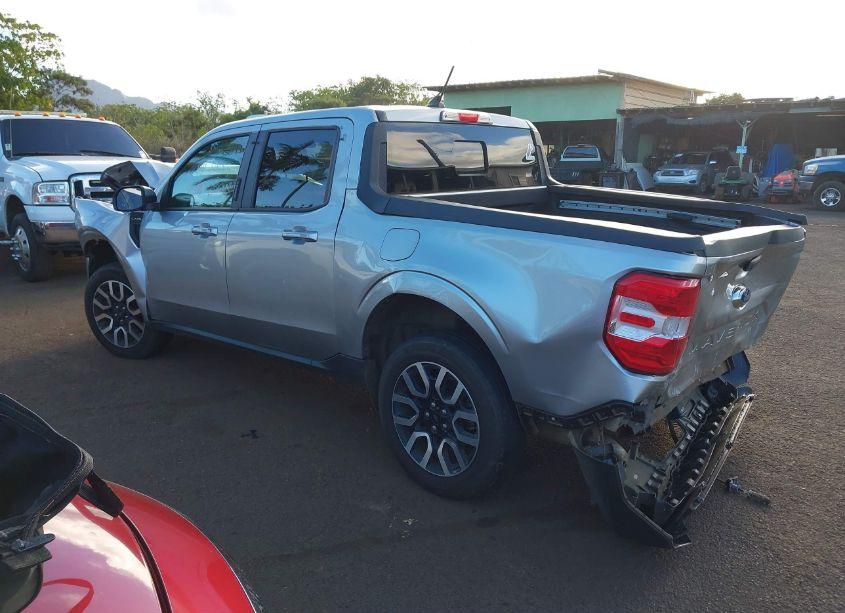Photo 3 of 2022 Ford Maverick LARIAT (VIN 3FTTW8E3XNRA67032)