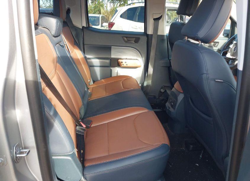 Photo 8 of 2022 Ford Maverick LARIAT (VIN 3FTTW8E3XNRA67032)