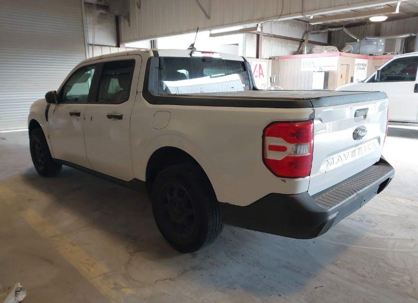 Photo 3 of 2022 Ford Maverick XL (VIN 3FTTW8E92NRA88798)