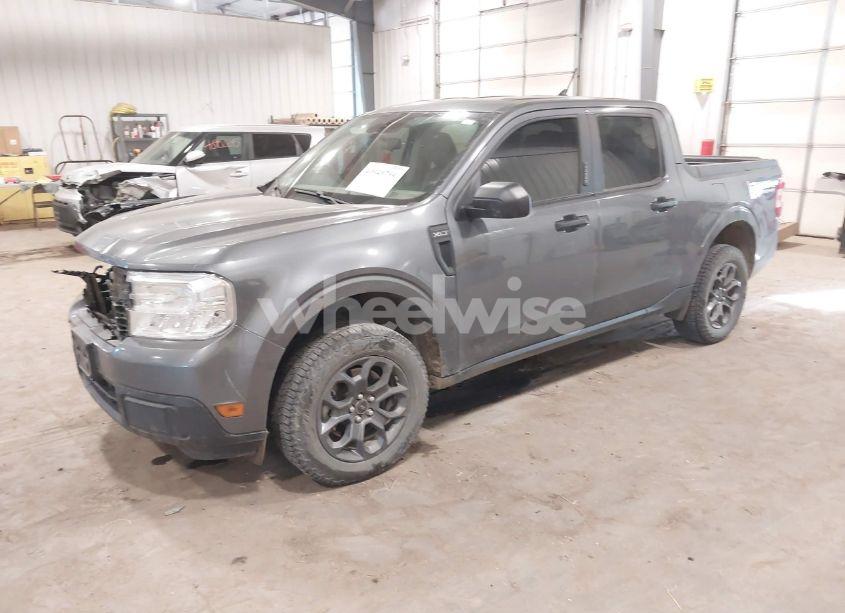 Photo 2 of 2022 Ford Maverick XLT (VIN 3FTTW8E93NRA52294)