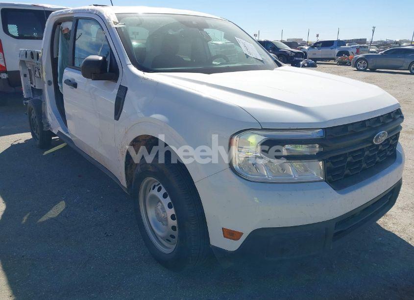 2022 Ford Maverick XL (VIN 3FTTW8E93NRA98997) main photo