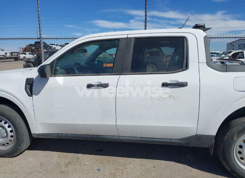 Photo 15 of 2022 Ford Maverick XL (VIN 3FTTW8E93NRA98997)