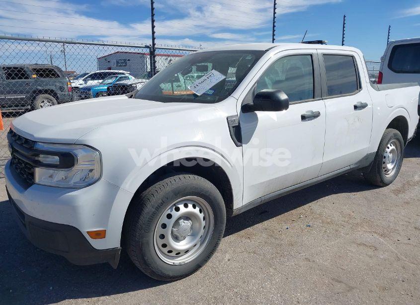 Photo 2 of 2022 Ford Maverick XL (VIN 3FTTW8E93NRA98997)