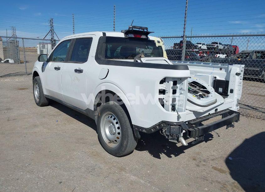 Photo 3 of 2022 Ford Maverick XL (VIN 3FTTW8E93NRA98997)